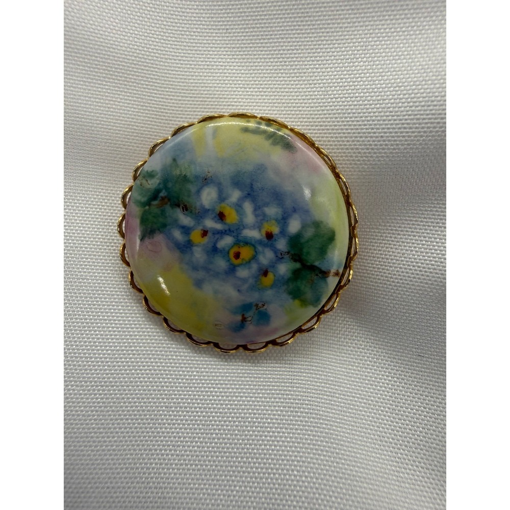 Vintage Hand Painted Porcelain Floral Brooch Gold Tone Scalloped Round Pin